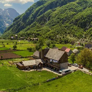 Bujtina Polia Farma Theth